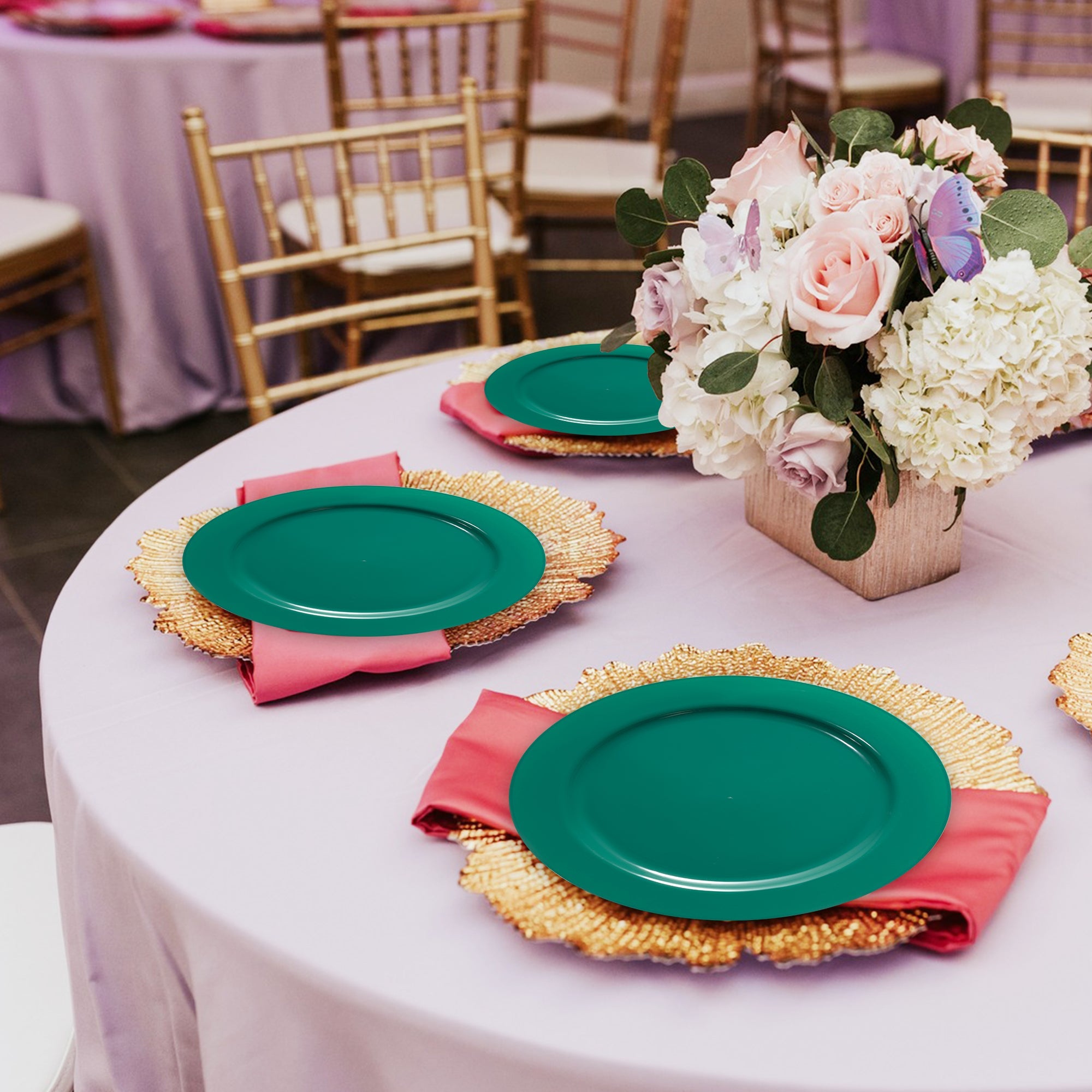 Solid Green Holiday Round Disposable Plastic Appetizer/Salad Plates (7.5")