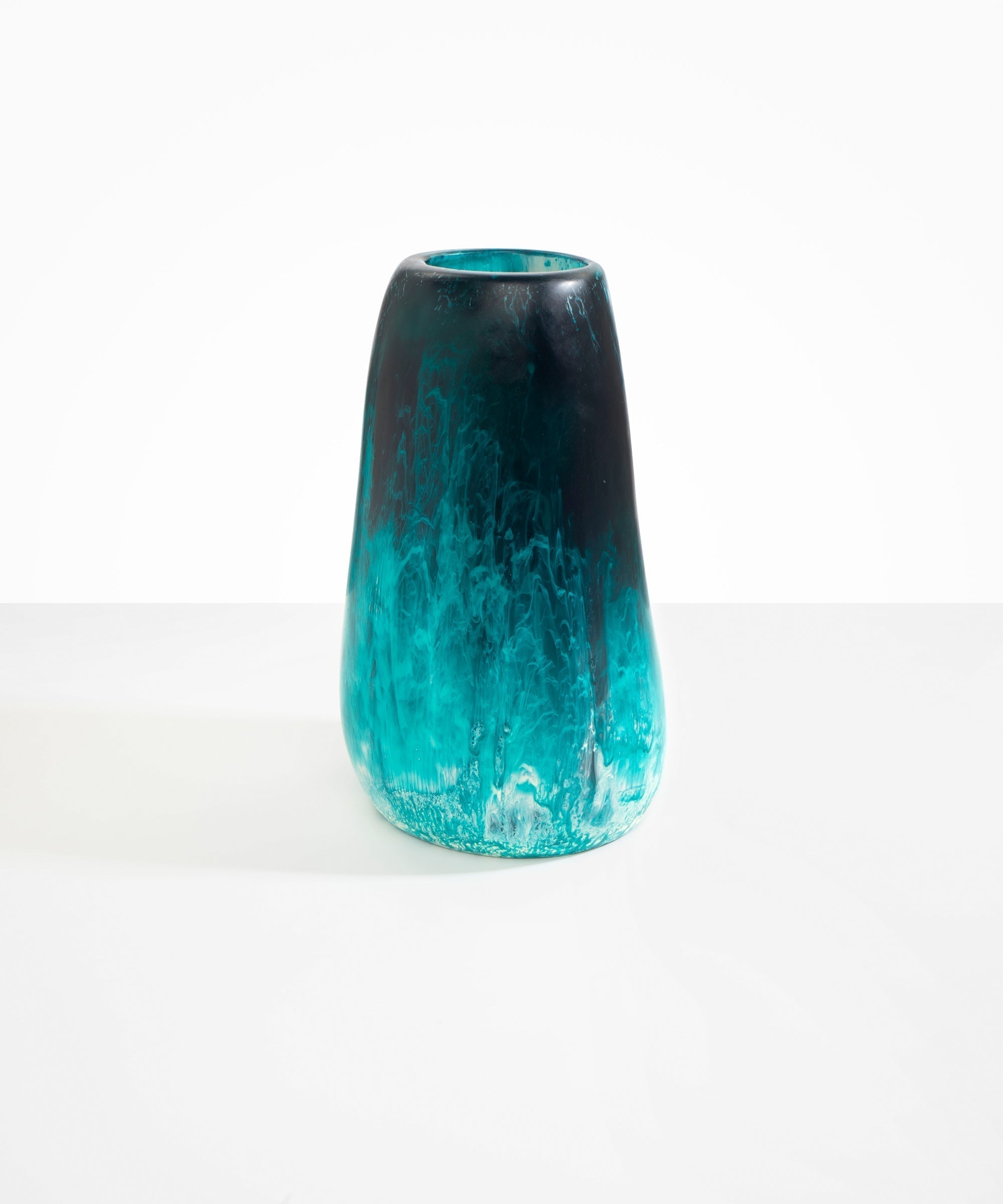 Grand Pebble Vase