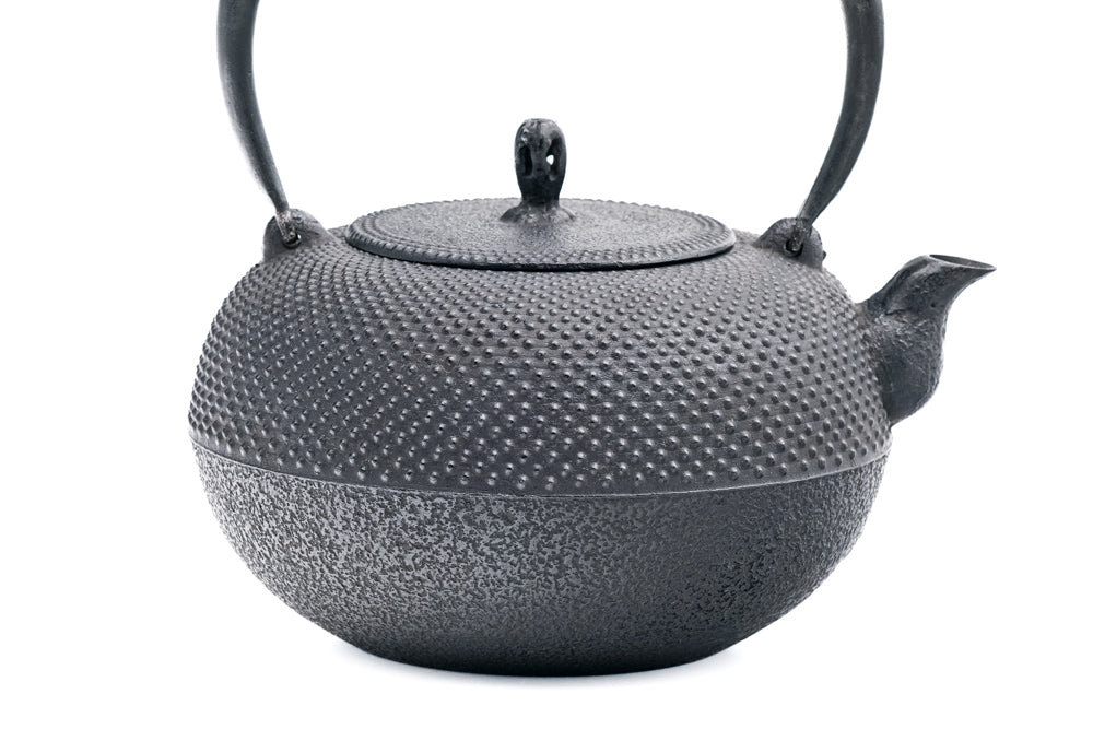 Round Arare Cast Iron Tetsubin - 1.2L