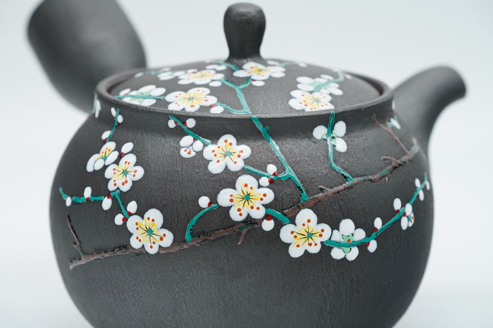 Plum Blossom Banko-yaki Teapot - 270ml