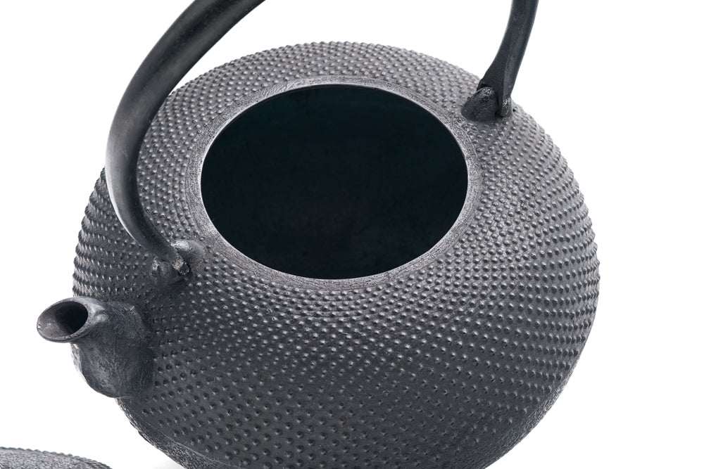 Round Arare Cast Iron Tetsubin - 1.2L