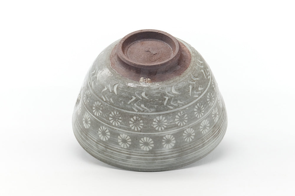 Japanese Matcha Bowl - Chrysanthemum Mishima White Hakeme Chawan