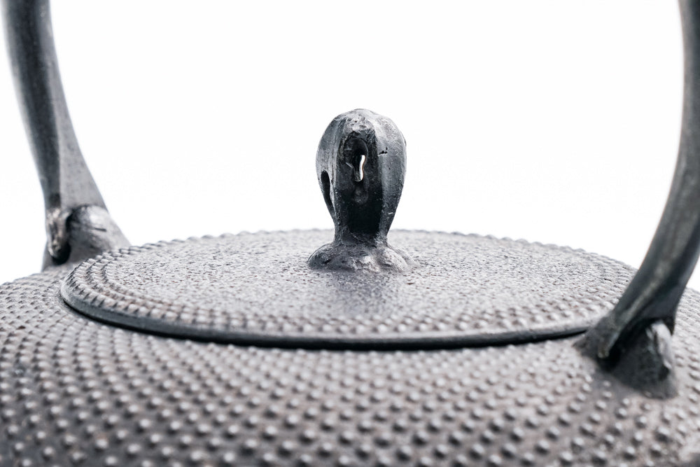 Round Arare Cast Iron Tetsubin - 1.2L