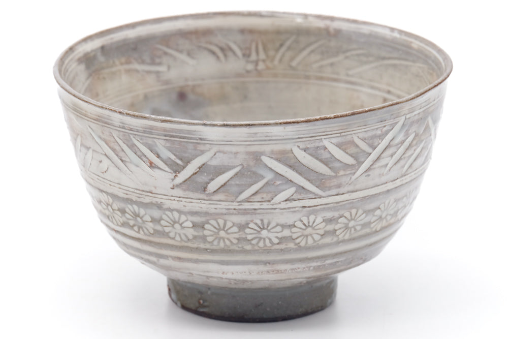 Japanese Matcha Bowl - Chrysanthemum Mishima White Slip Inlay Chawan