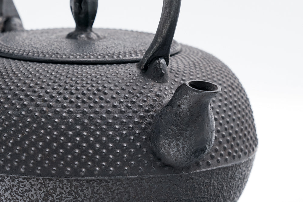 Round Arare Cast Iron Tetsubin - 1.2L
