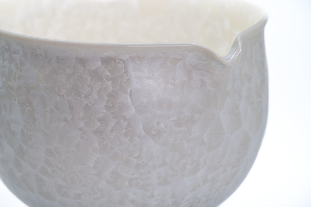 Silvery White Hanakessho Crystal Glaze Spouted Matcha Bowl