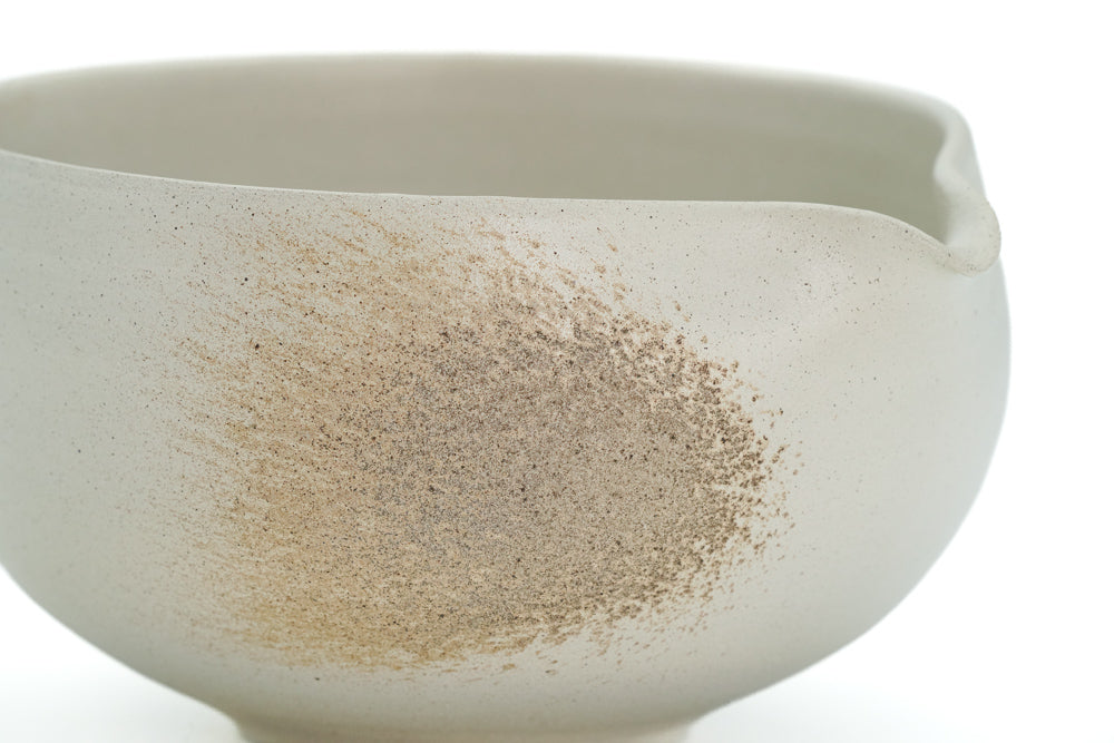 Ash-Glazed Spouted Matcha Bowl