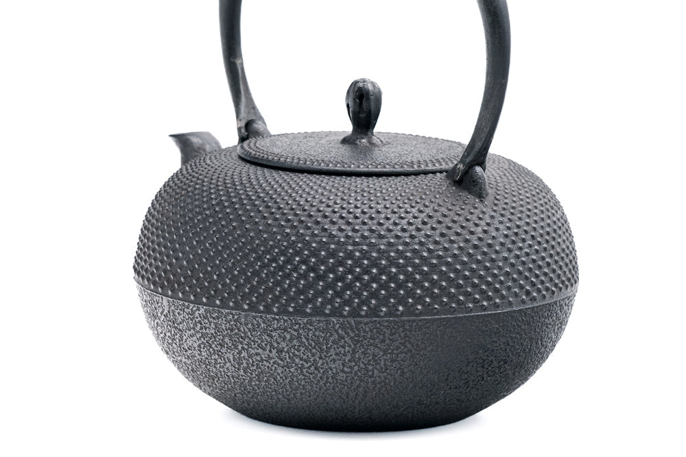 Round Arare Cast Iron Tetsubin - 1.2L