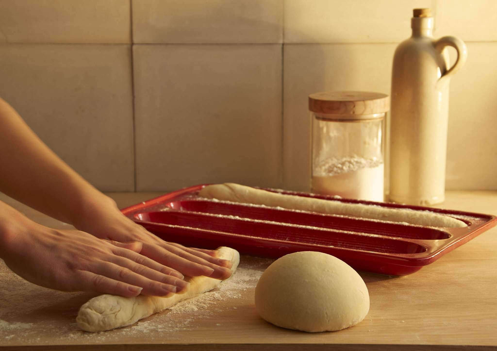 Emile Henry Baguette Baker