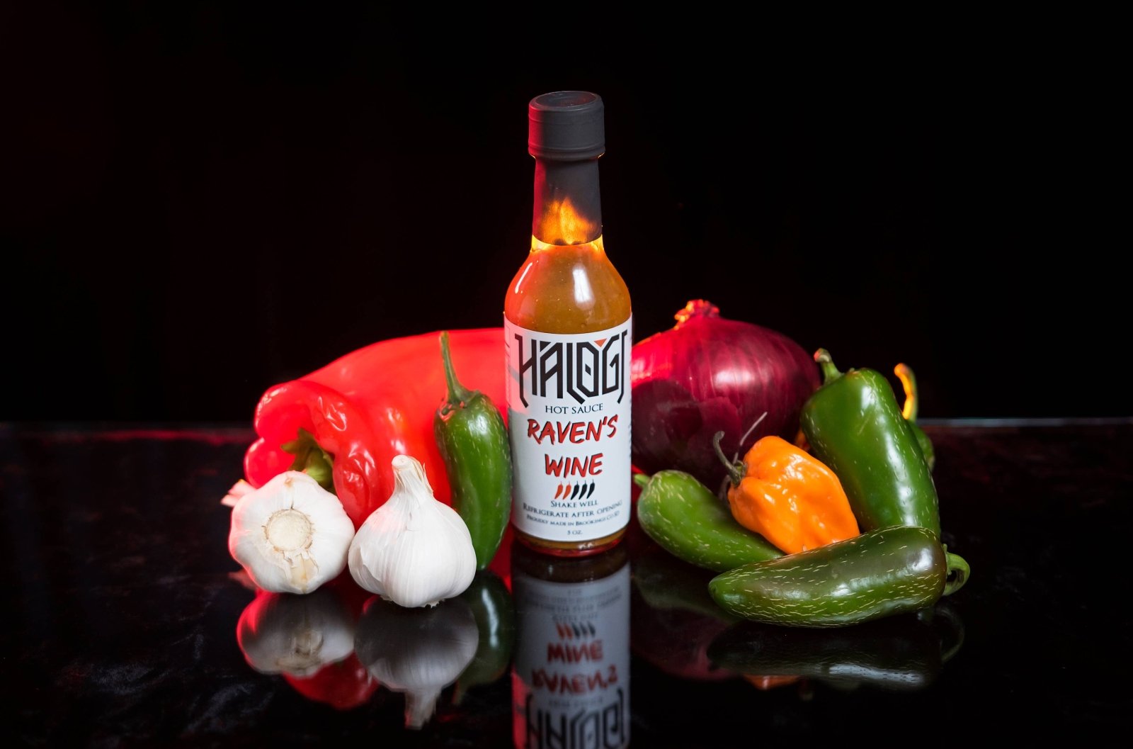 Halogi Raven's Wine Garlic Sriracha Hot Sauce