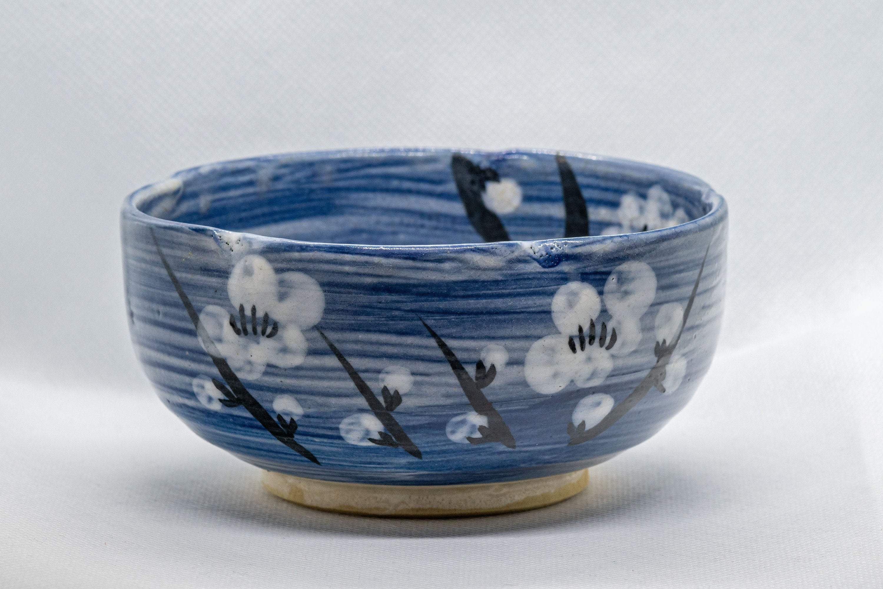 Japanese Matcha Bowl - Plum Blossoms Hantsutsu-gata Chawan - 350ml