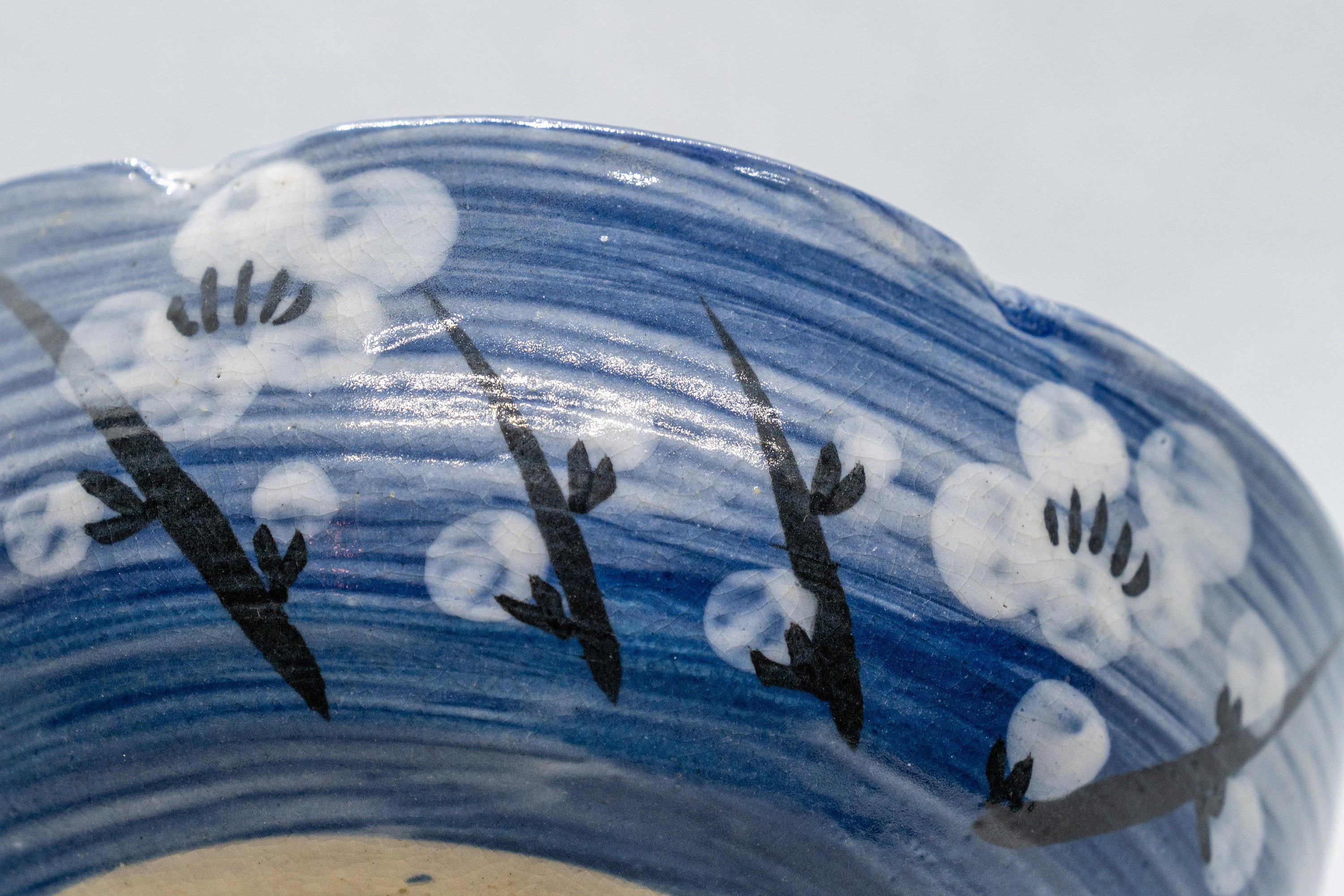 Japanese Matcha Bowl - Plum Blossoms Hantsutsu-gata Chawan - 350ml