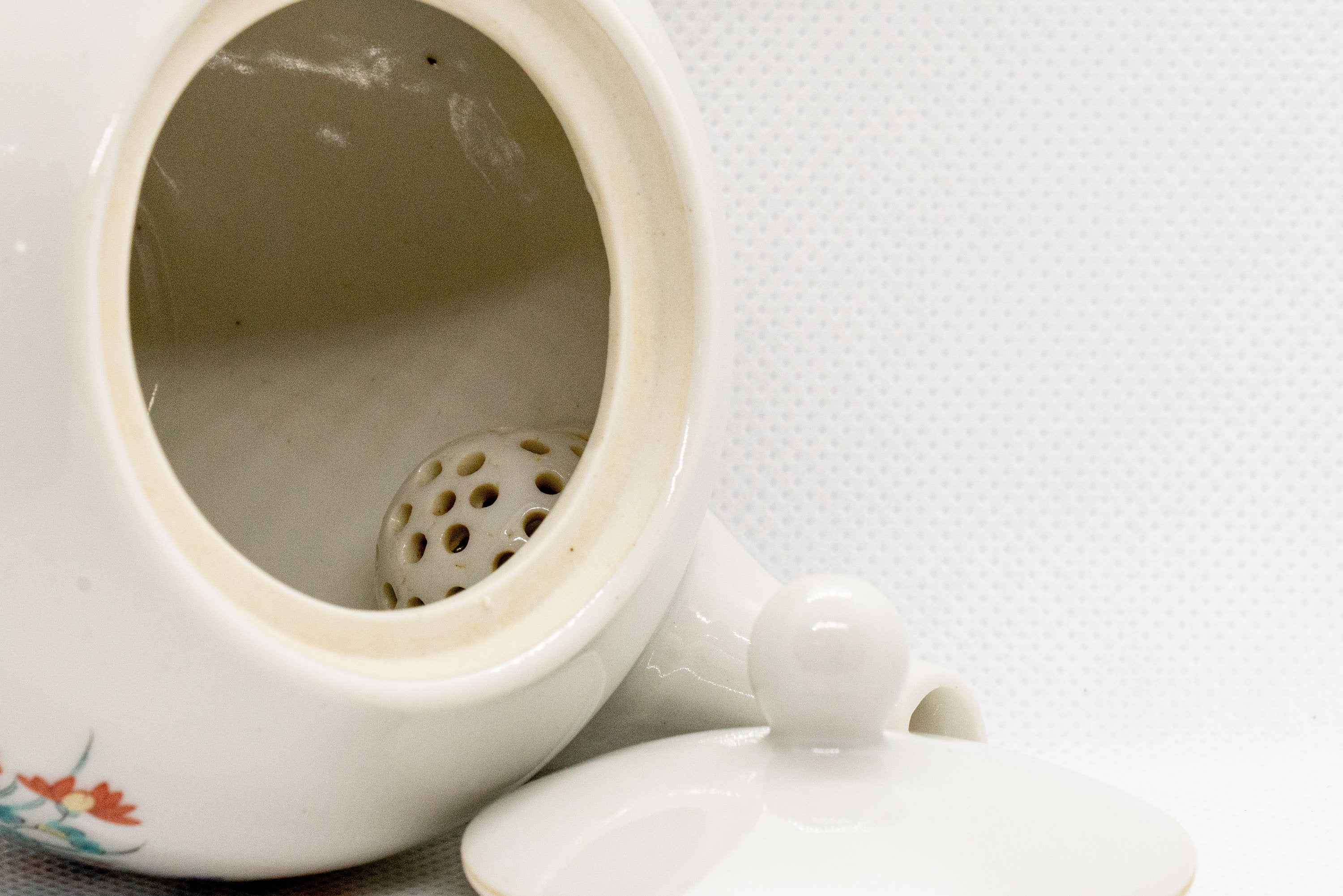 Japanese Kyusu - White Porcelain Teapot with Elegant Persimmon Decoration - 250ml