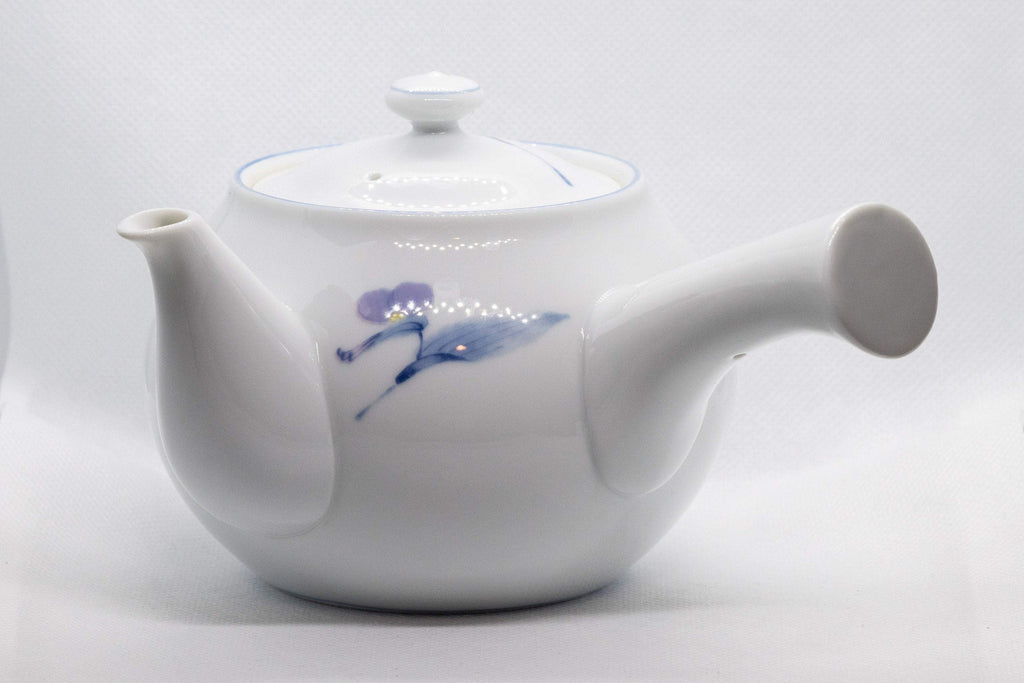 Japanese Kyusu - White Arita-yaki Porcelain Teapot with Blue Orchid decorations - 475ml