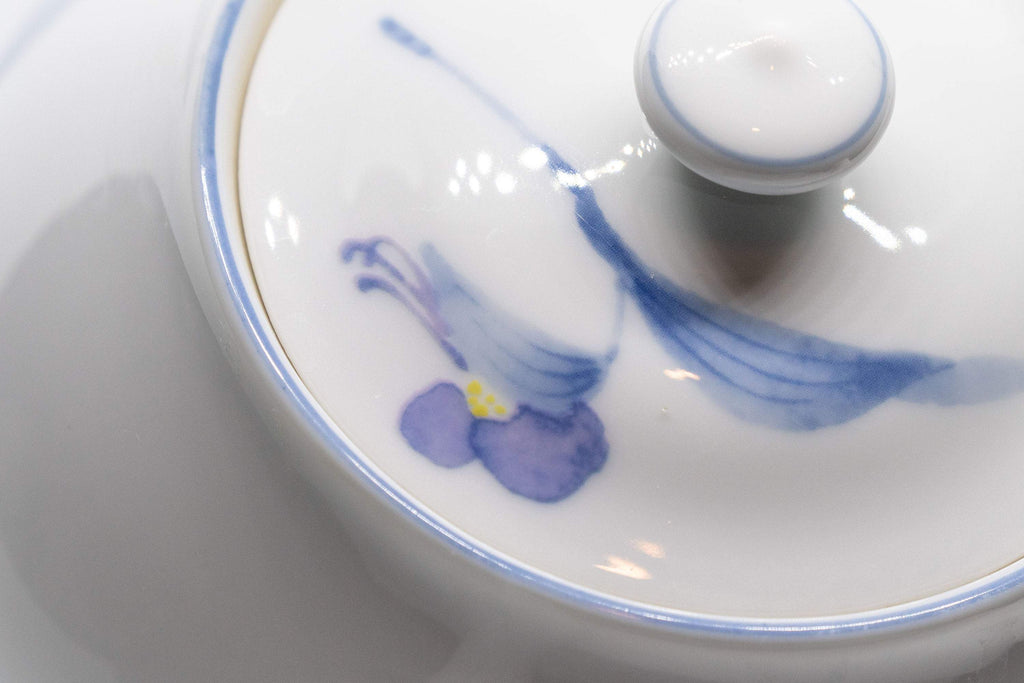 Japanese Kyusu - White Arita-yaki Porcelain Teapot with Blue Orchid decorations - 475ml