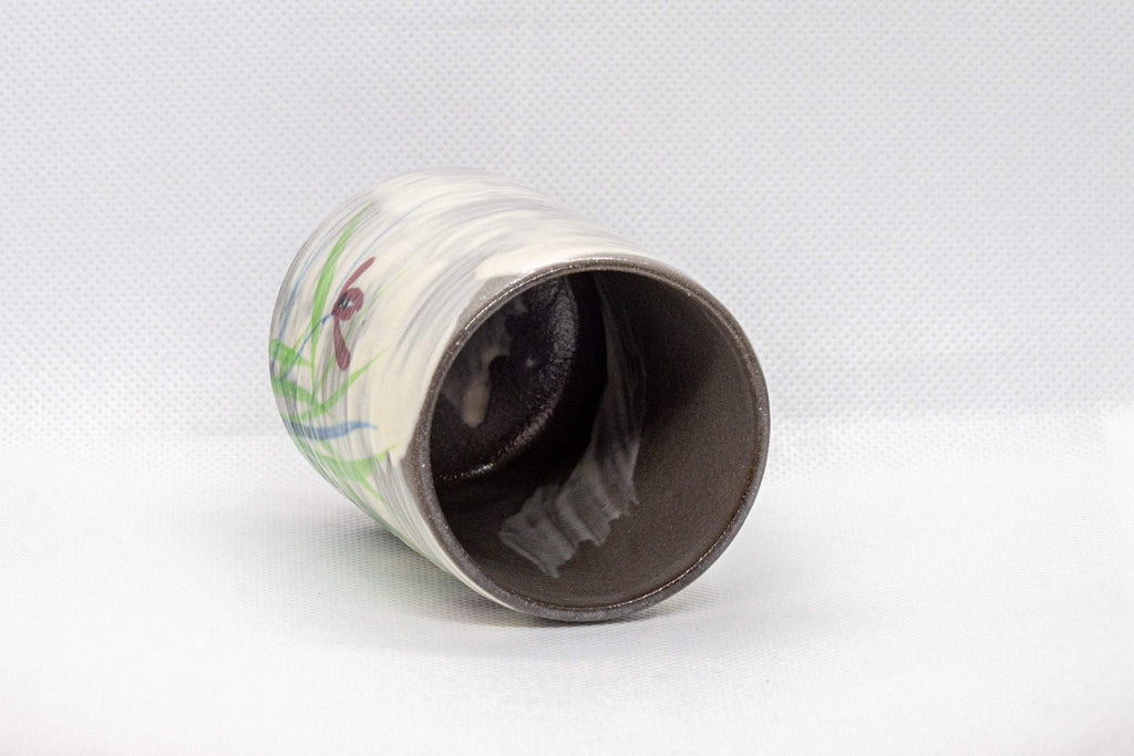 Japanese Teacup - Brushed white glaze tsutsu-gata yunomi with floral design - 150ml