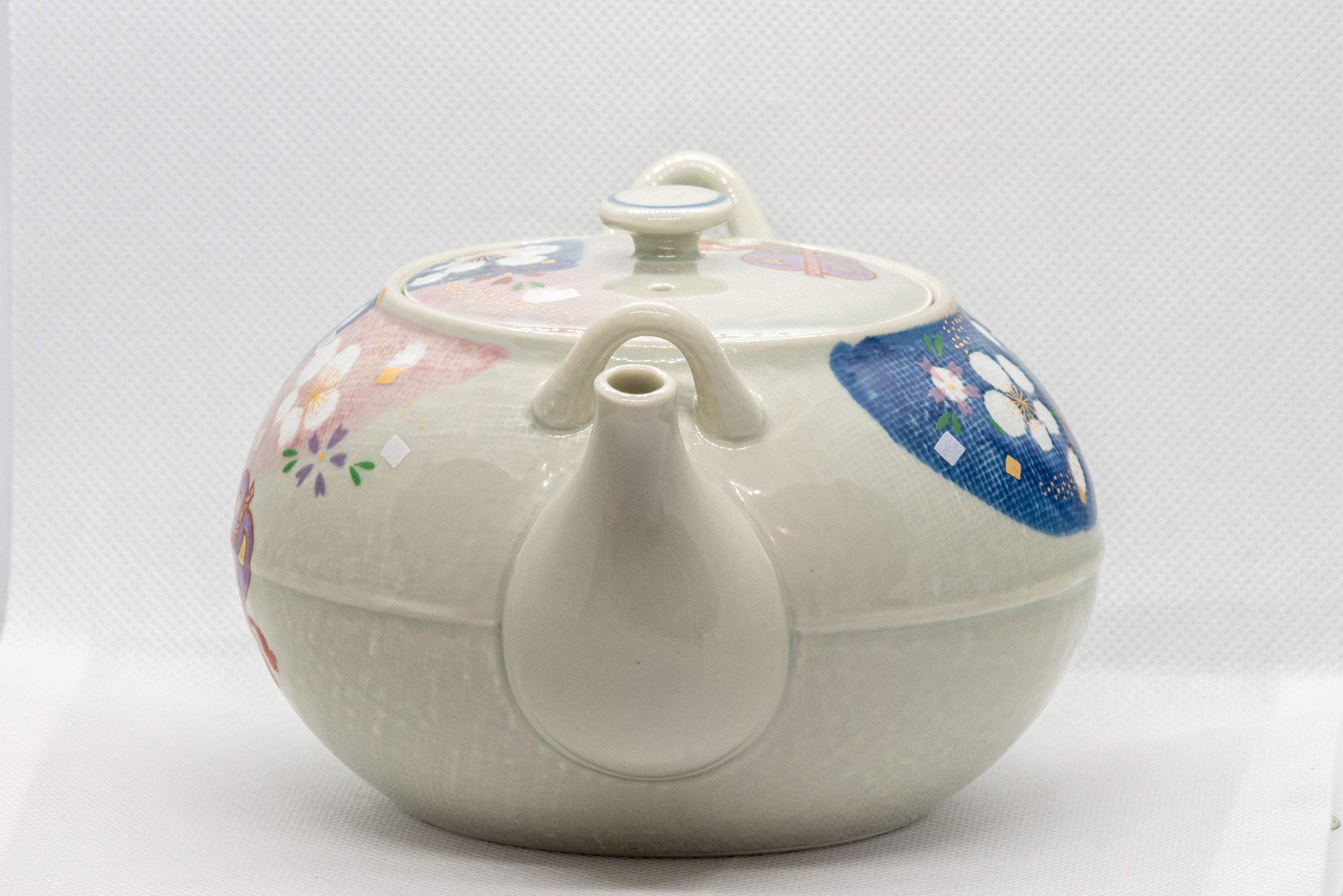 Japanese Dobin - Arita-yaki Teapot with Spring Flower Motifs - 630ml