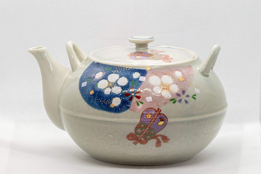Japanese Dobin - Arita-yaki Teapot with Spring Flower Motifs - 630ml