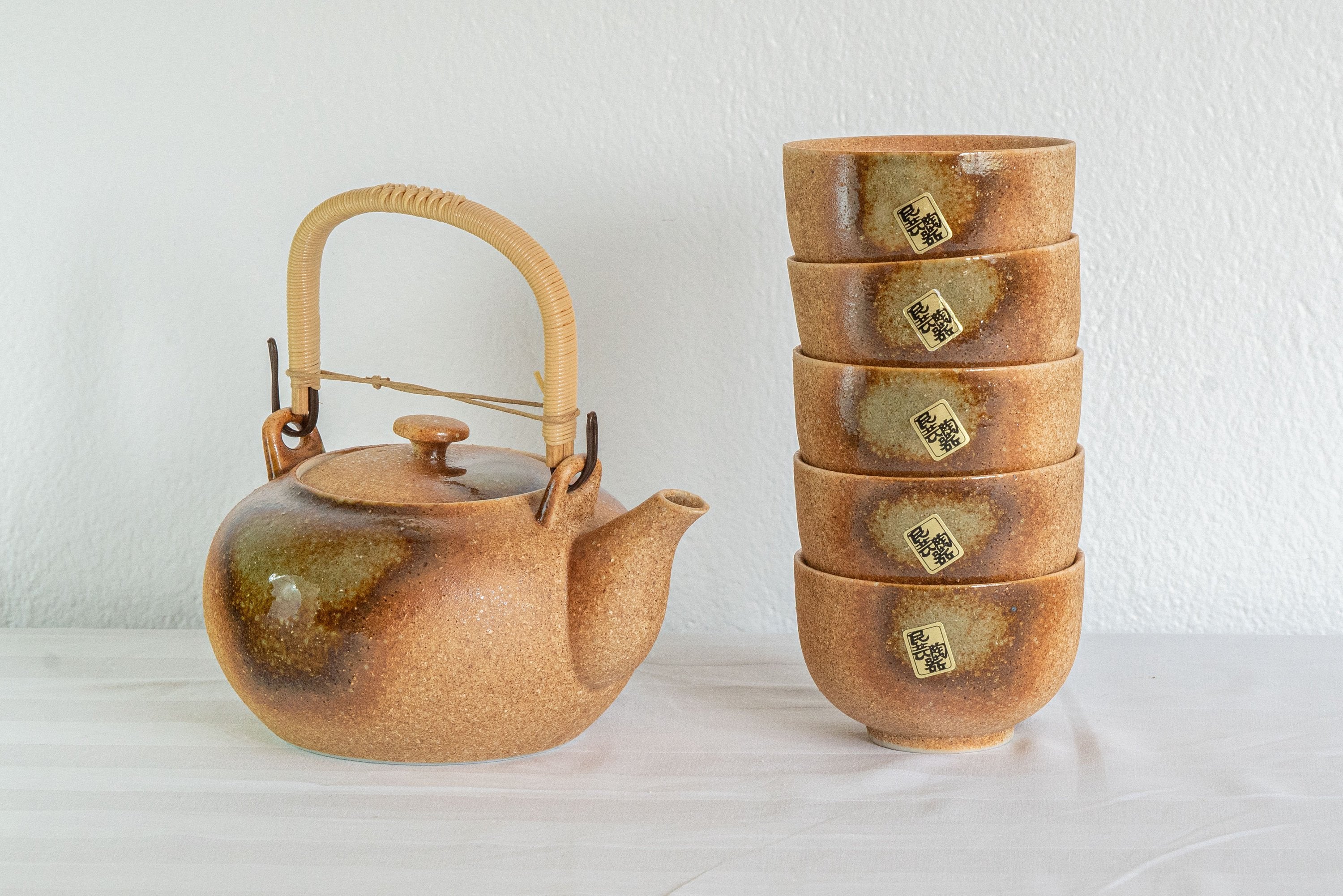 Japanese Tea Set - Porcelain Debeso Dobin Teapot with 5 Yunomi - 600ml