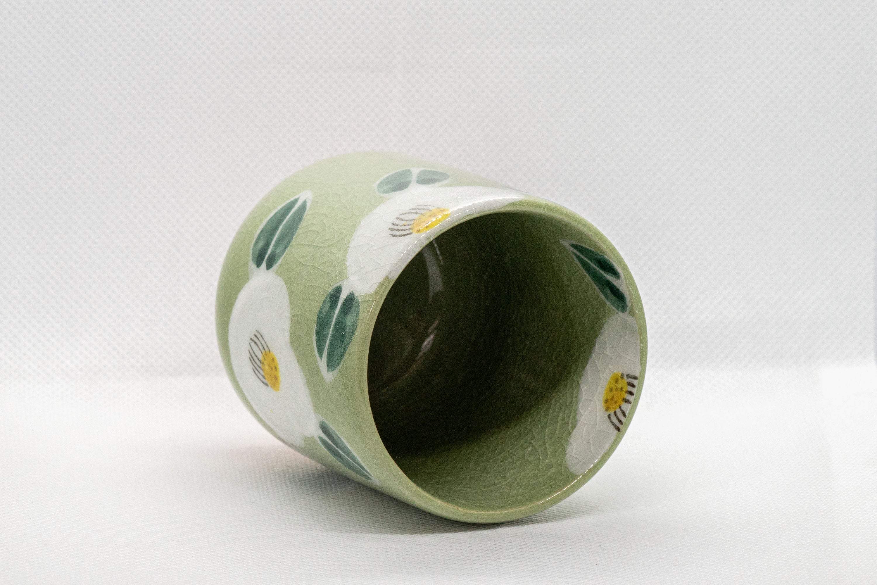 Japanese Teacup - Camellias Glazed Tsutsu-gata Yunomi - 200ml