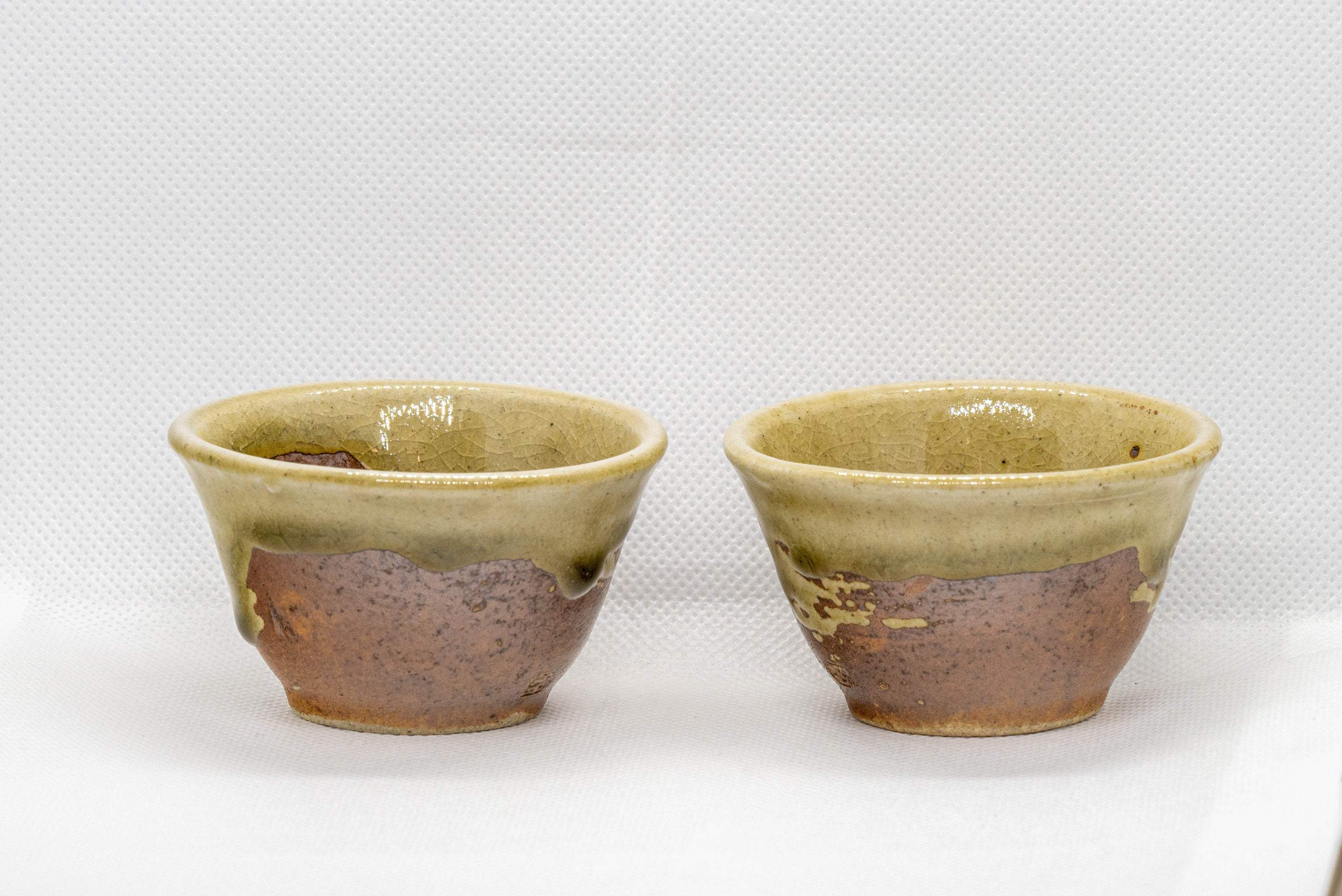 Japanese Teacups - Pair of 香山 Ash Green Glazed Shigaraki-yaki Senchawan - 55ml