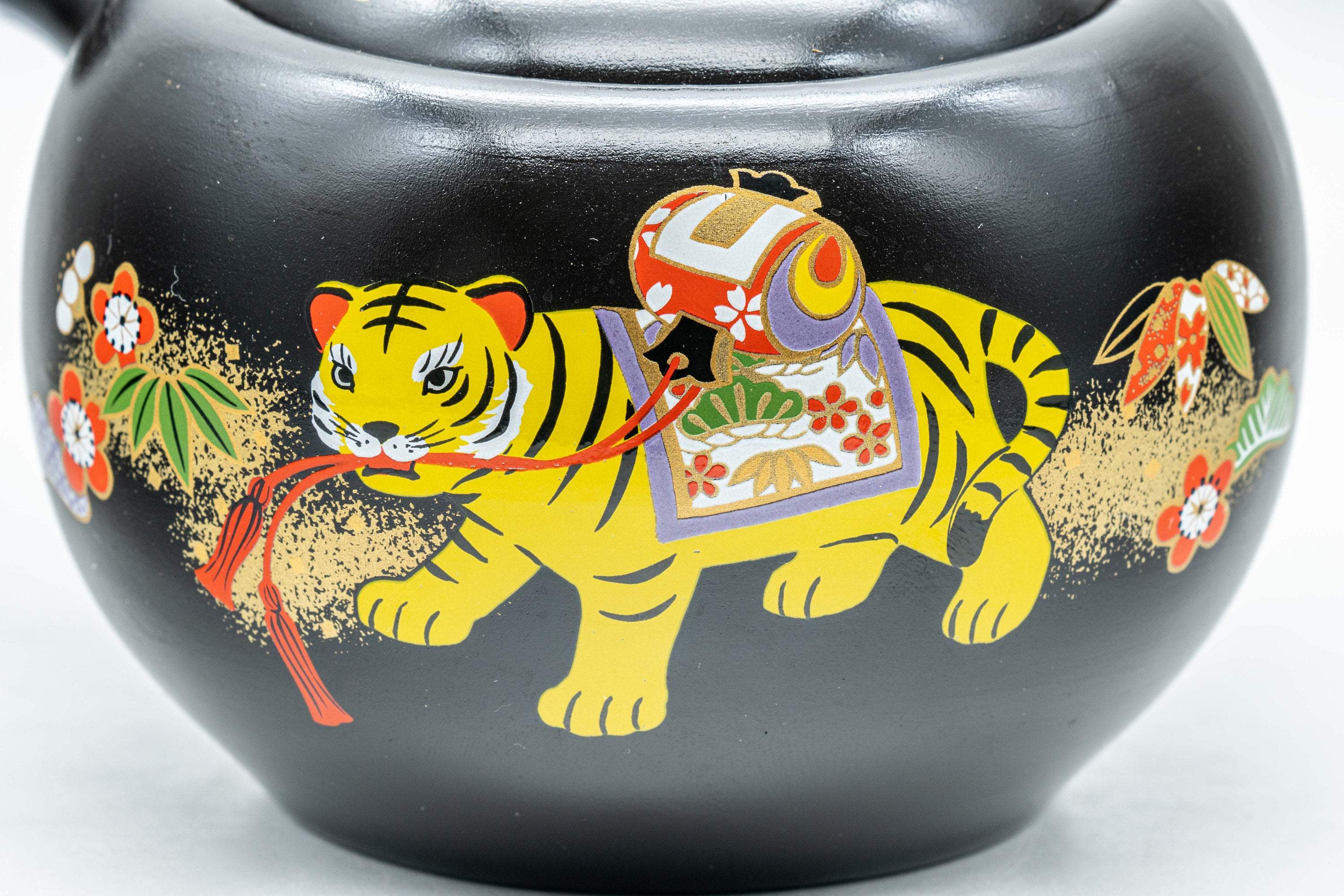 Japanese Kyusu - 盛山窯 Year of the Tiger, Black Kurodei Tokoname-yaki Teapot - 380ml