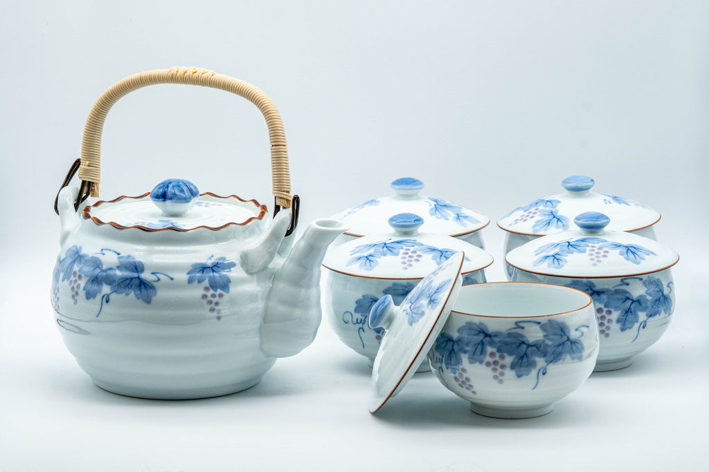 Japanese Tea Set - Porcelain Arita-yaki Dobin Debeso Teapot with 5 Lidded Yunomi