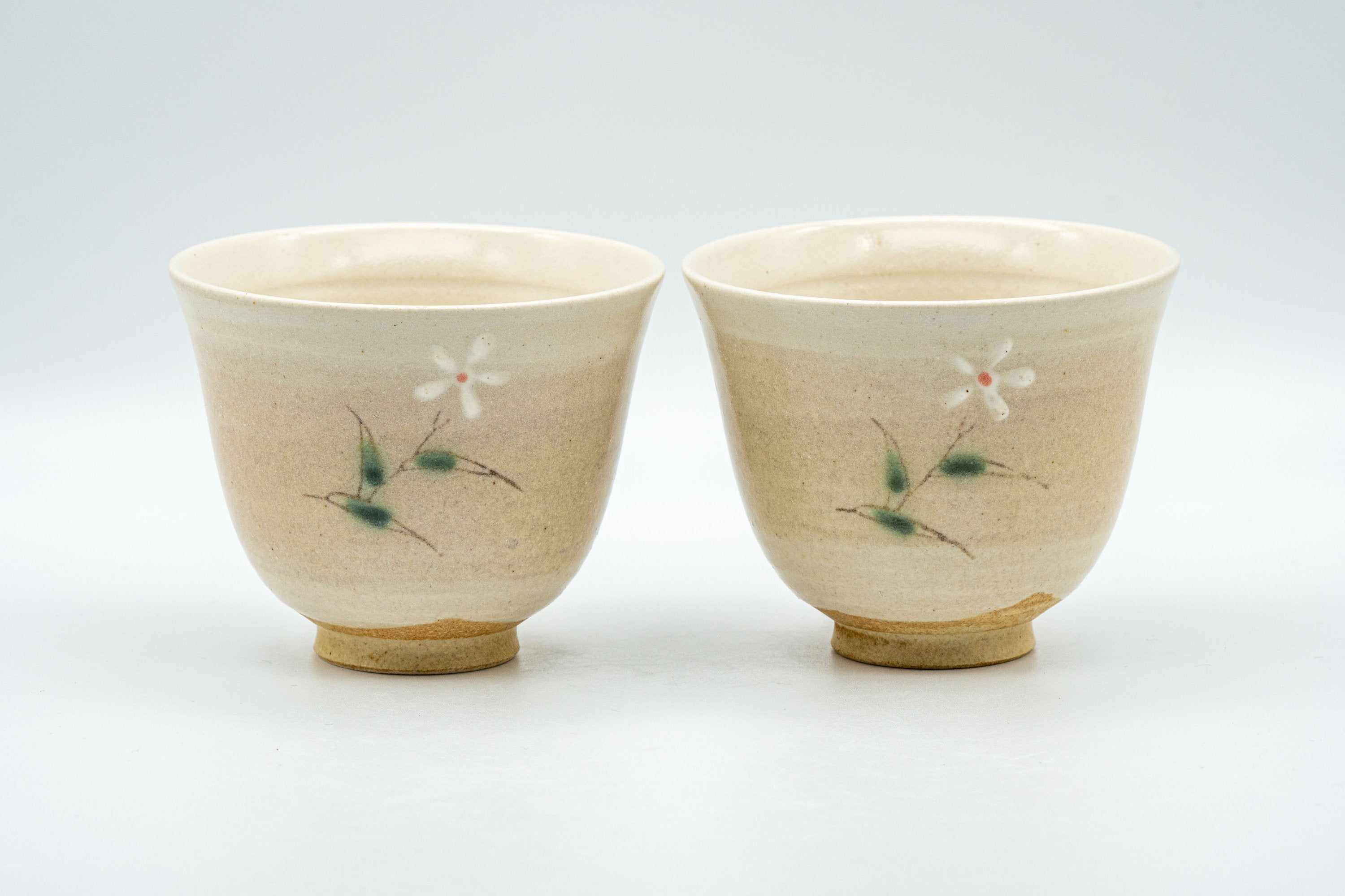 Japanese Teacups - Pair of 橘吉 Tachikichi Floral Yunomi - 125ml