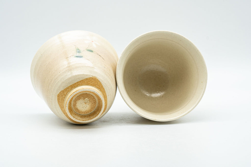 Japanese Teacups - Pair of 橘吉 Tachikichi Floral Yunomi - 125ml
