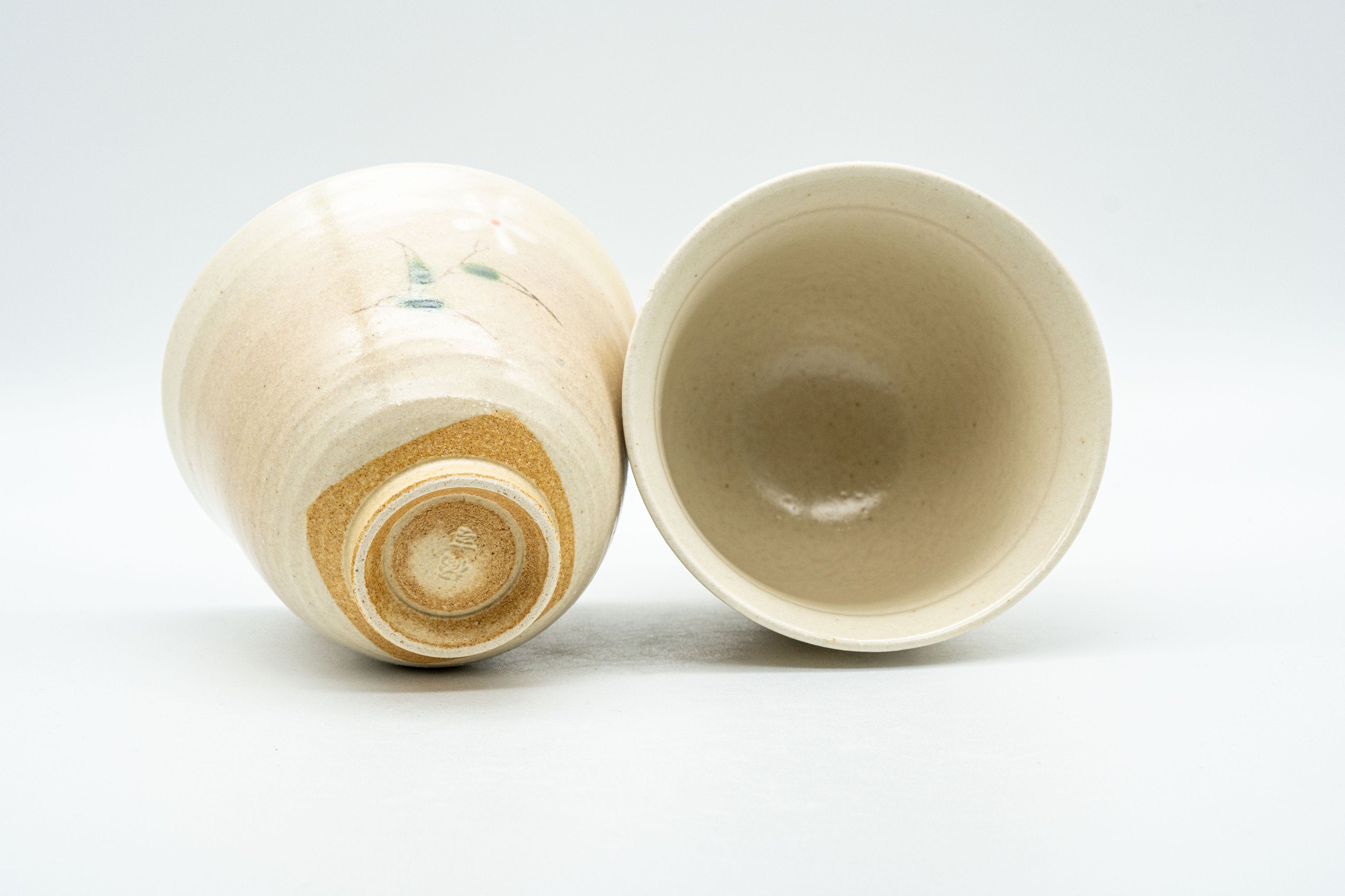 Japanese Teacups - Pair of 橘吉 Tachikichi Floral Yunomi - 125ml