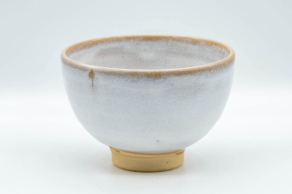 Japanese Matcha Bowl - 渓流山 Beige and Milky White Glazed Chawan - 450ml
