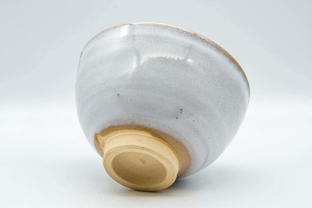 Japanese Matcha Bowl - 渓流山 Beige and Milky White Glazed Chawan - 450ml