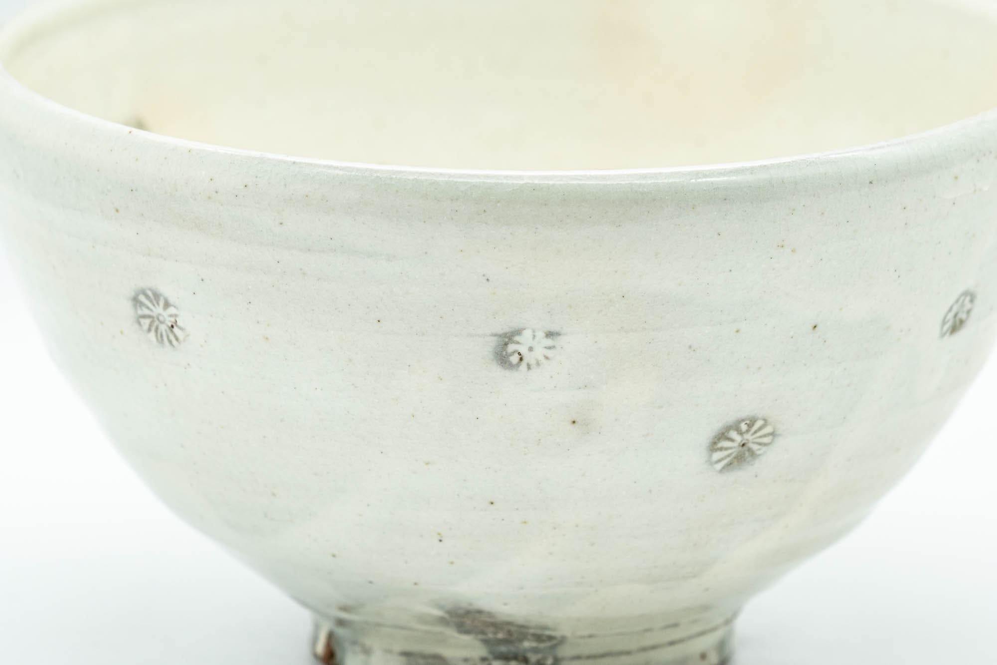 Japanese Matcha Bowl - Sugi-nari Chrysanthemums White Chawan- 400ml