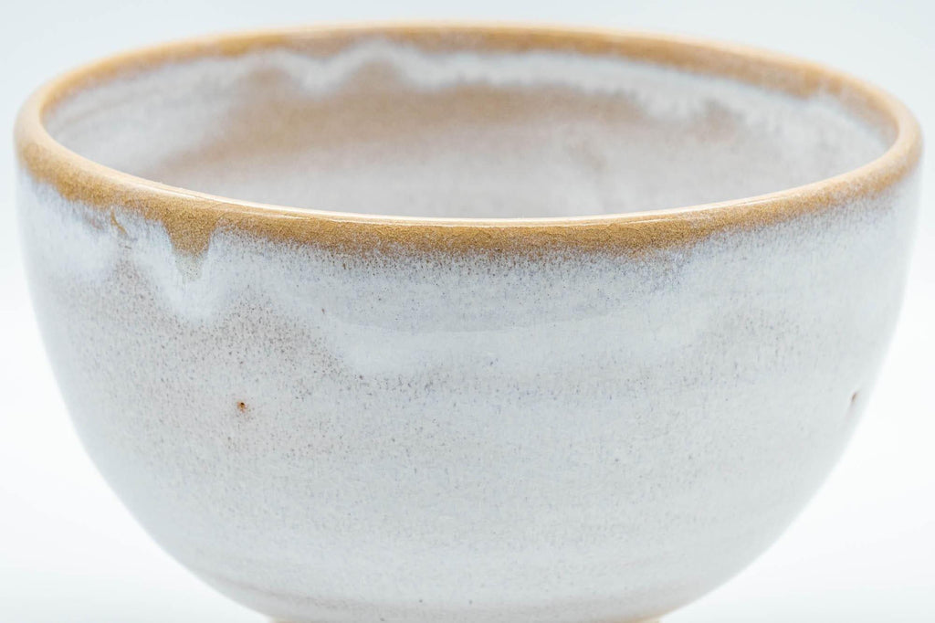 Japanese Matcha Bowl - 渓流山 Beige and Milky White Glazed Chawan - 450ml
