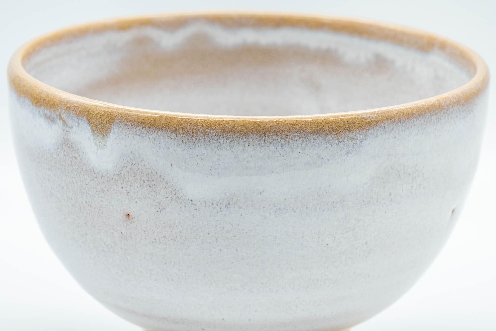 Japanese Matcha Bowl - 渓流山 Beige and Milky White Glazed Chawan - 450ml