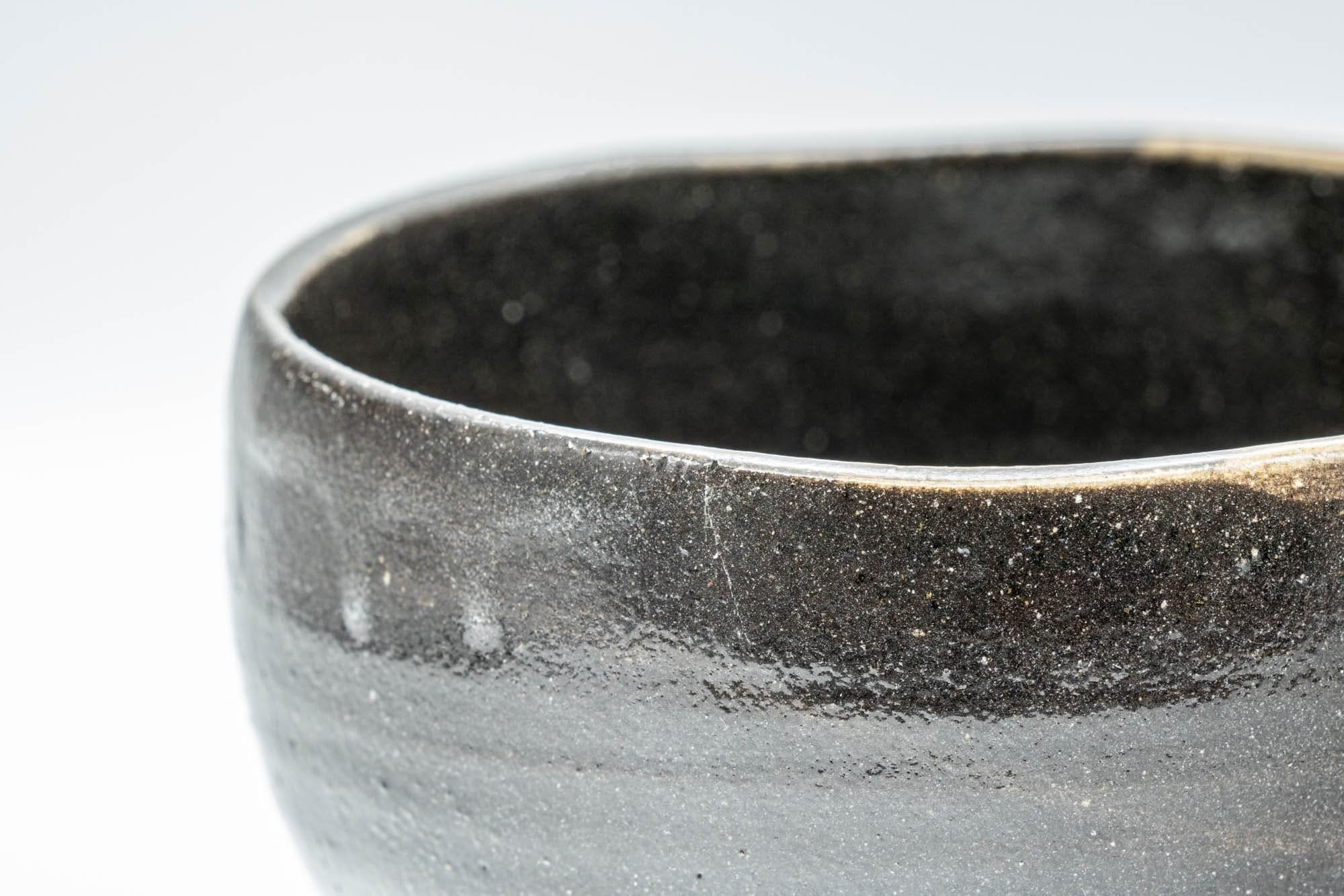 Japanese Matcha Bowl - Black and White Wan-nari Chawan - 300ml
