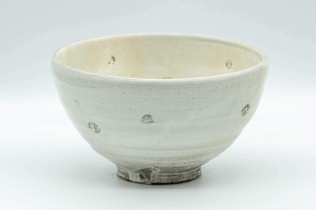 Japanese Matcha Bowl - Sugi-nari Chrysanthemums White Chawan- 400ml