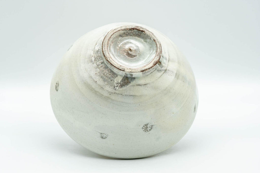 Japanese Matcha Bowl - Sugi-nari Chrysanthemums White Chawan- 400ml