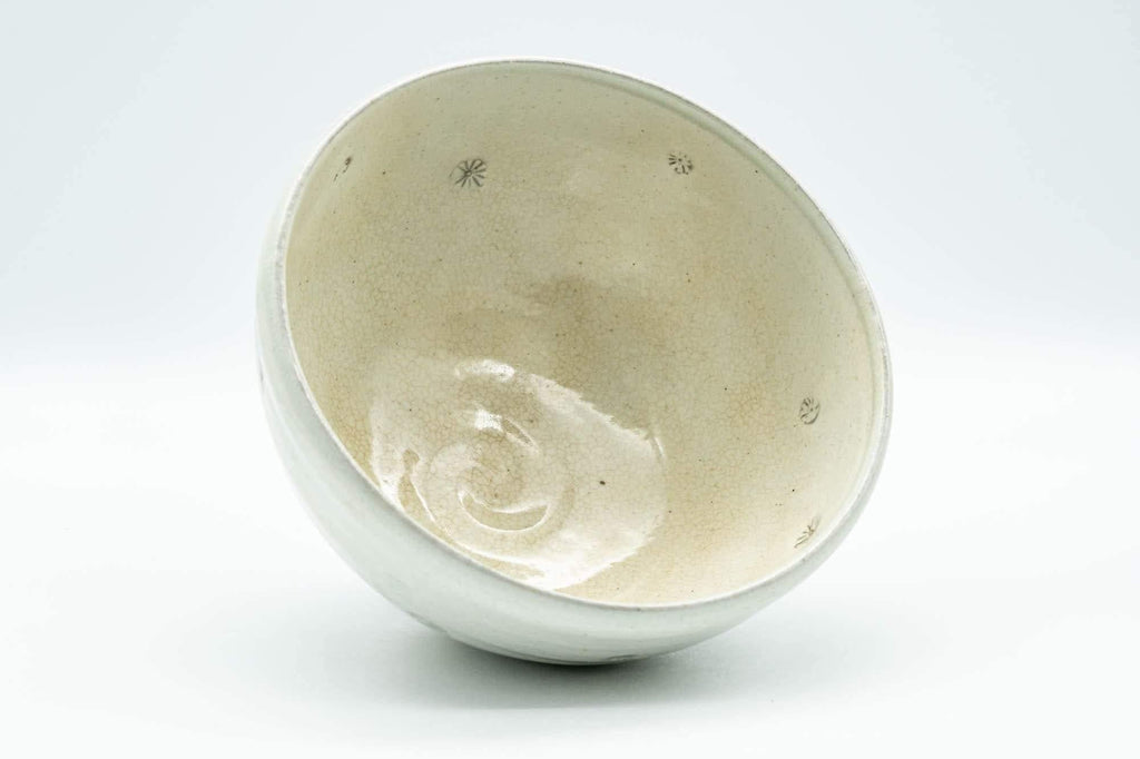 Japanese Matcha Bowl - Sugi-nari Chrysanthemums White Chawan- 400ml