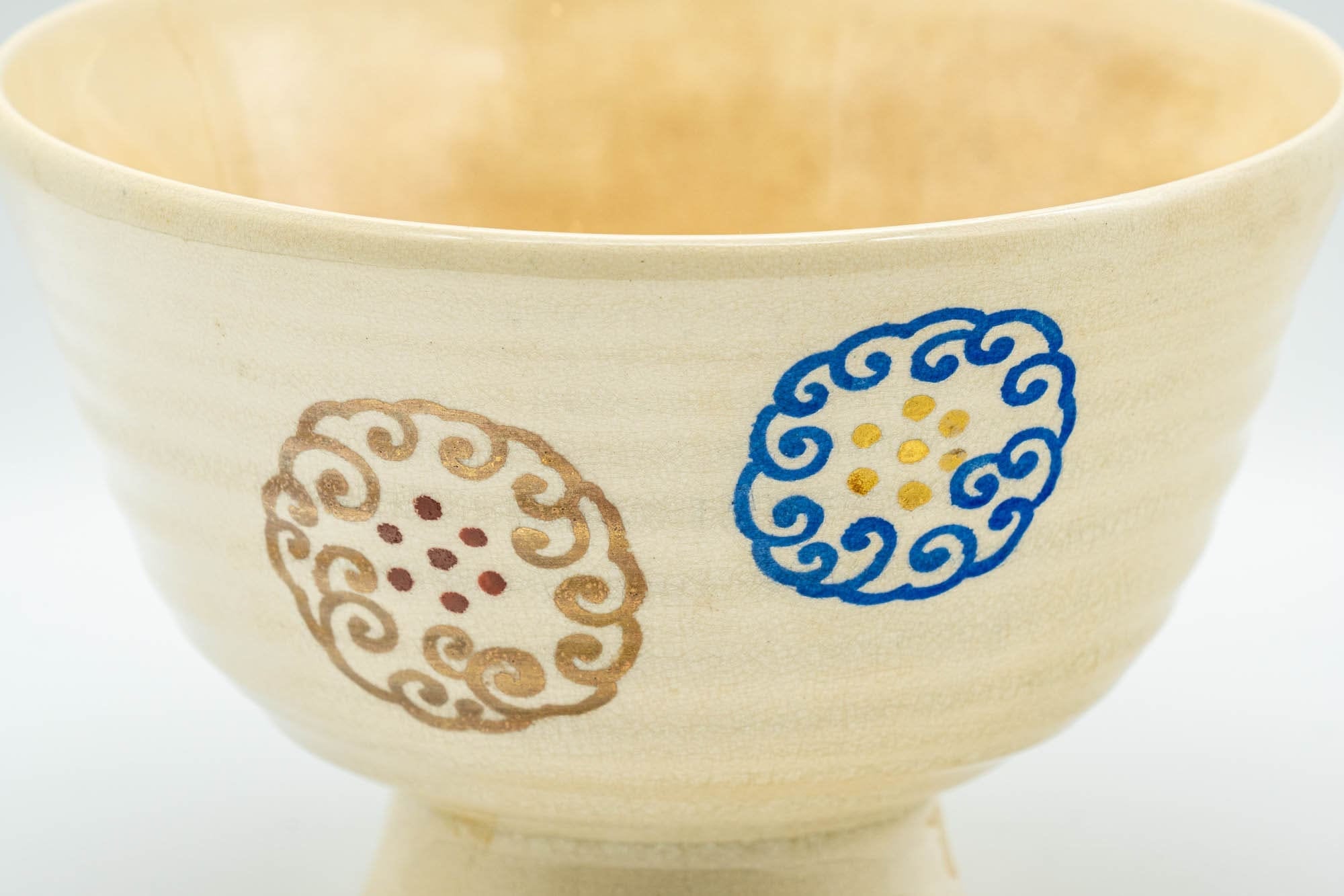 Japanese Matcha Bowl - Beige Emblemed Kyo-yaki Chawan - 250ml