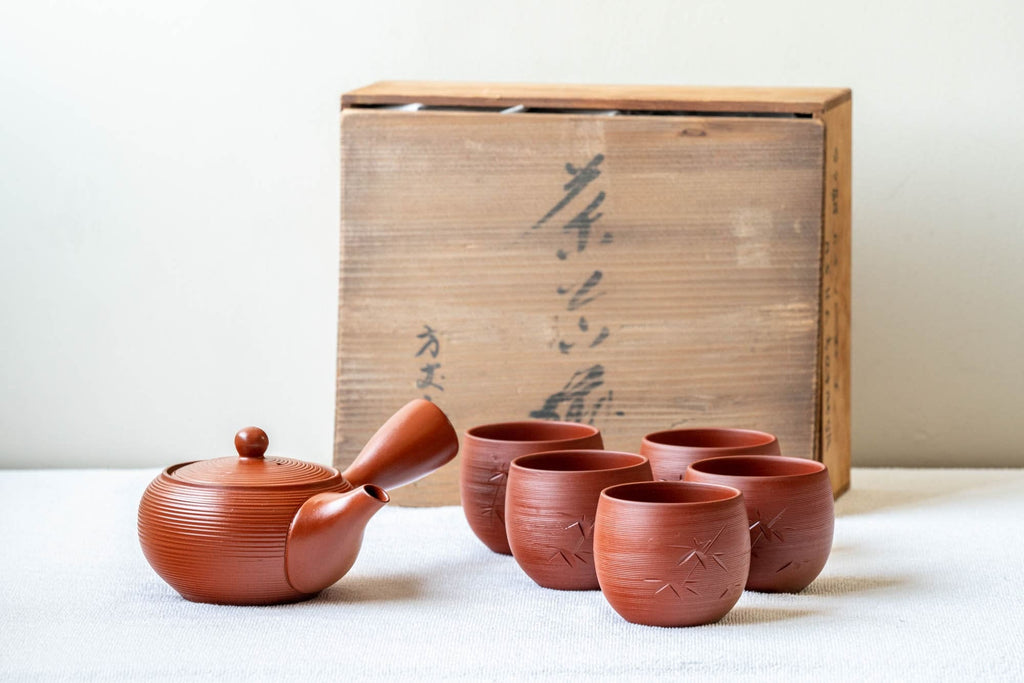Japanese Tea Set - Red Tokoname-yaki Debeso Kyusu Teapot and 5 Bamboo Yunomi Teacups in Wooden Box