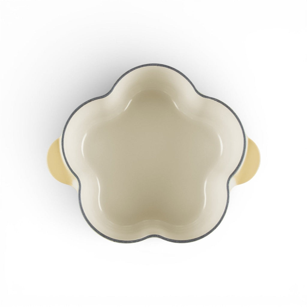 Le Creuset Cast Iron 2.25QT (2L) Petal Camomille Cocotte