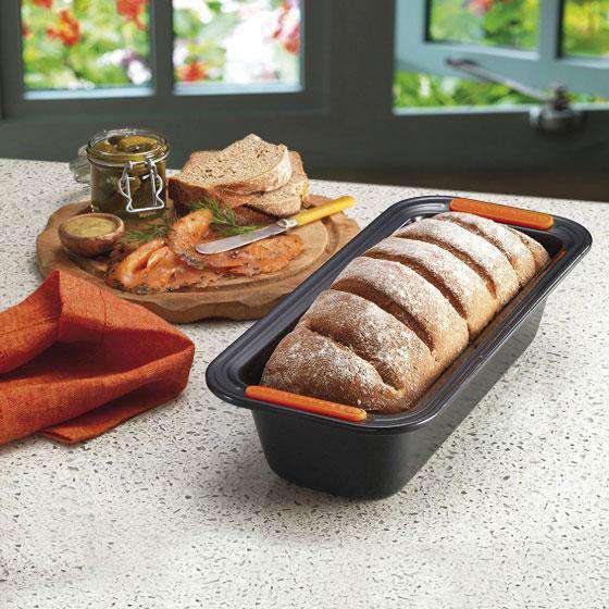 Le Creuset Toughened Nonstick Loaf Tin