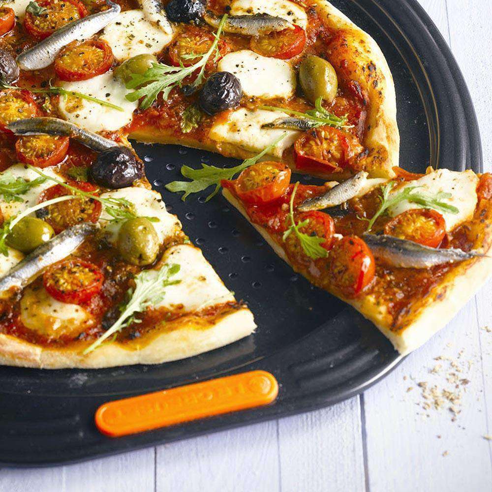 Le Creuset Toughened Nonstick Pizza Pan