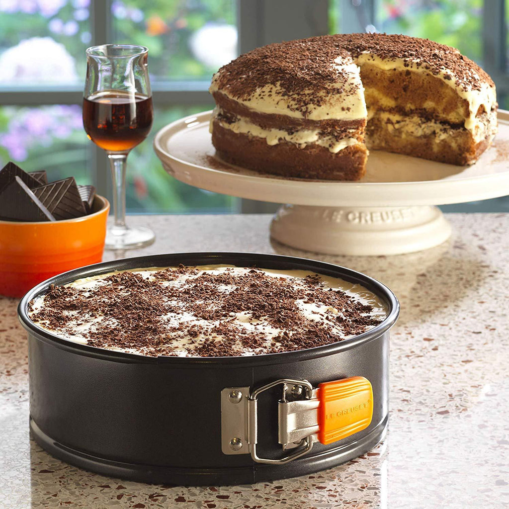Le Creuset Toughened Nonstick Springform Round Cake Pan