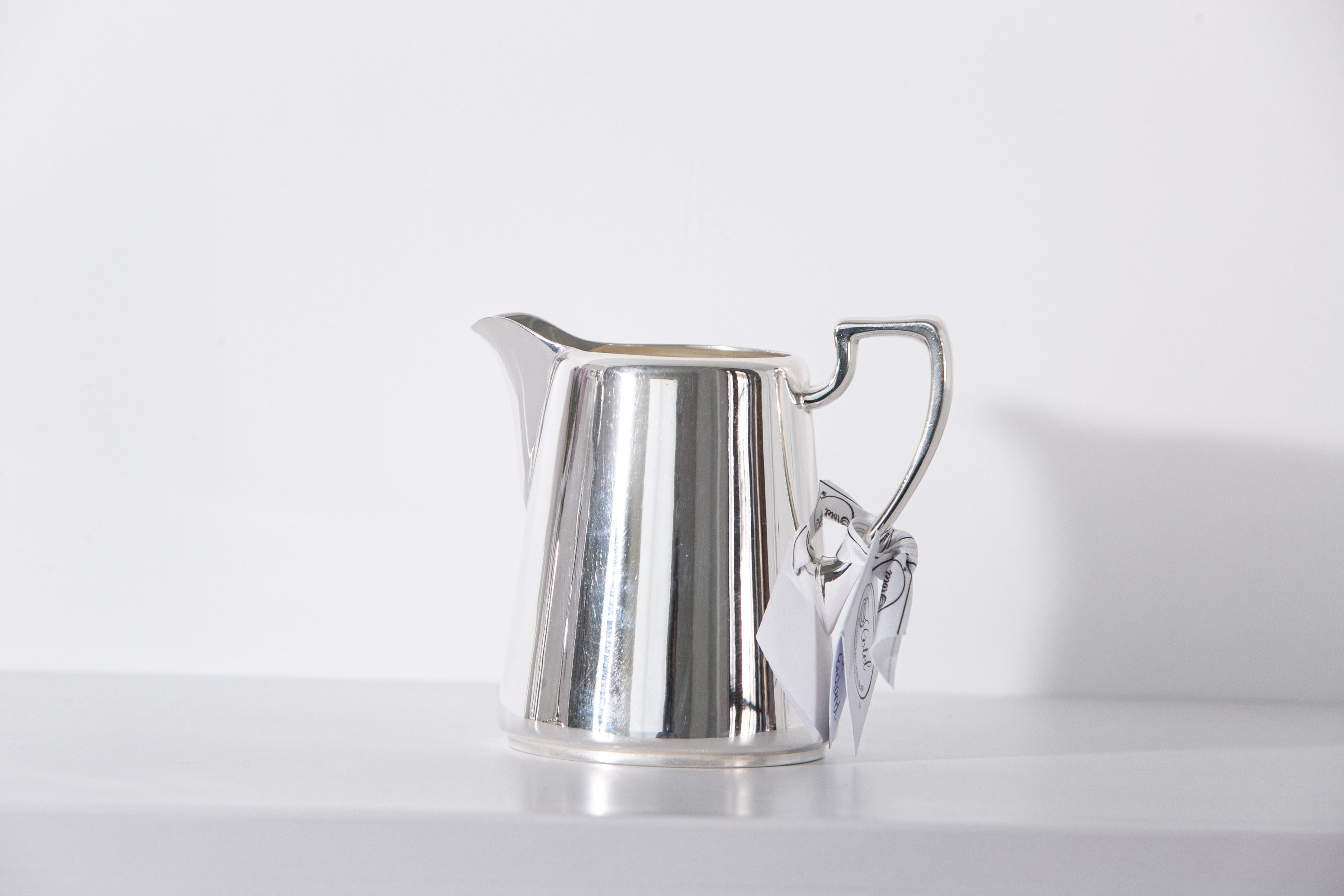 Hôtel Silver Vintage Pitcher