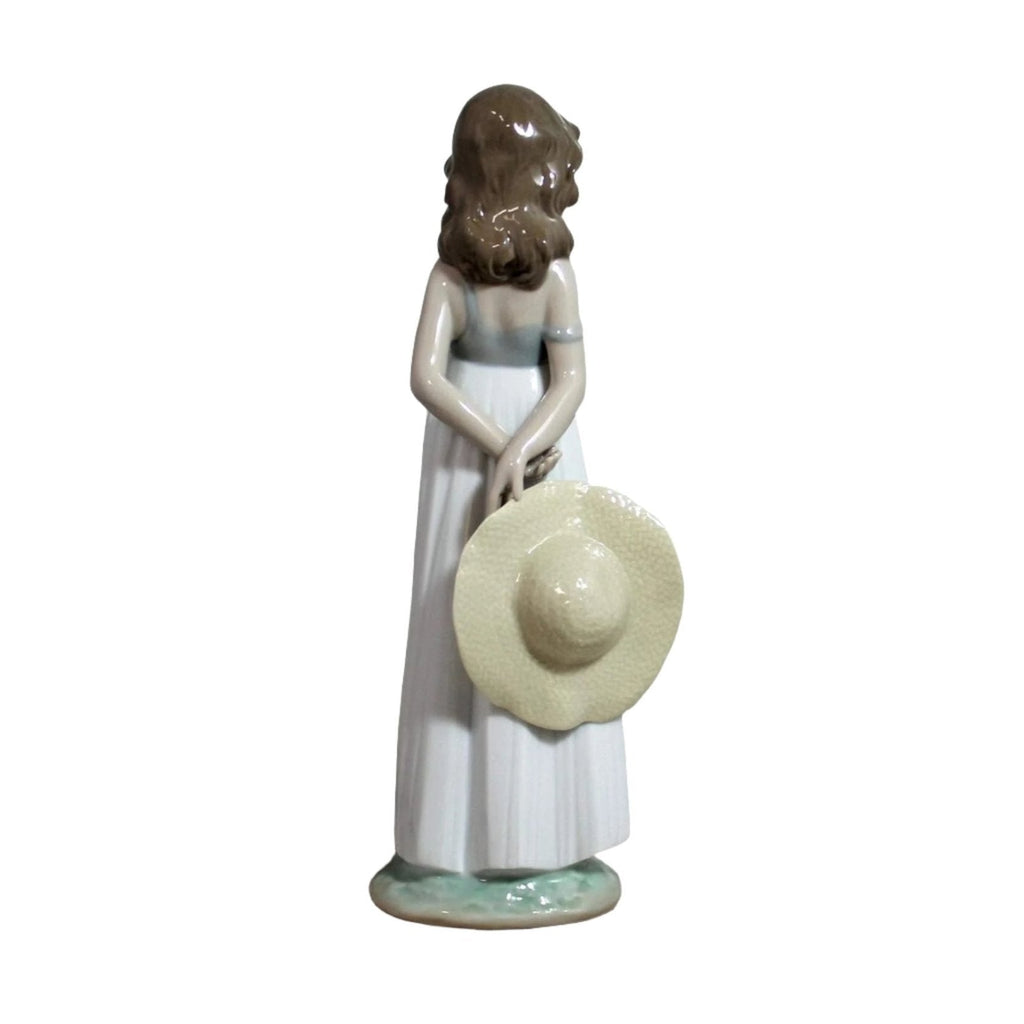 Lladró Natural Beauty Figurine