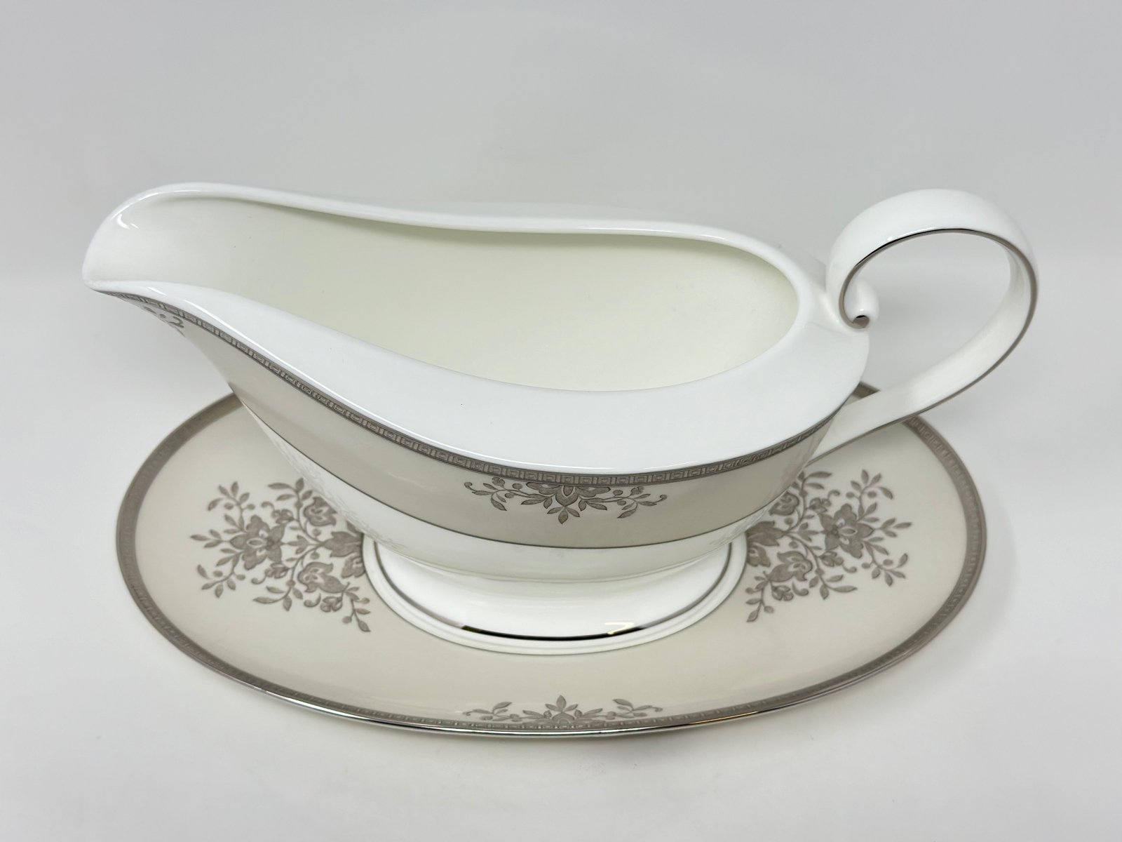Mikasa Floral Elegance Platinum Gravy with Stand