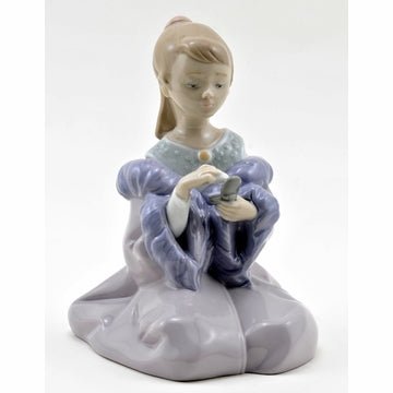 Nao by Lladro As pretty as mom Figurine