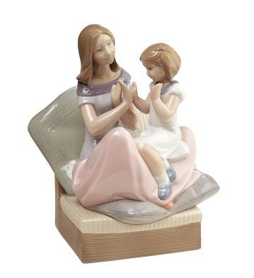 Nao by Lladro Pat A Cake Figurine